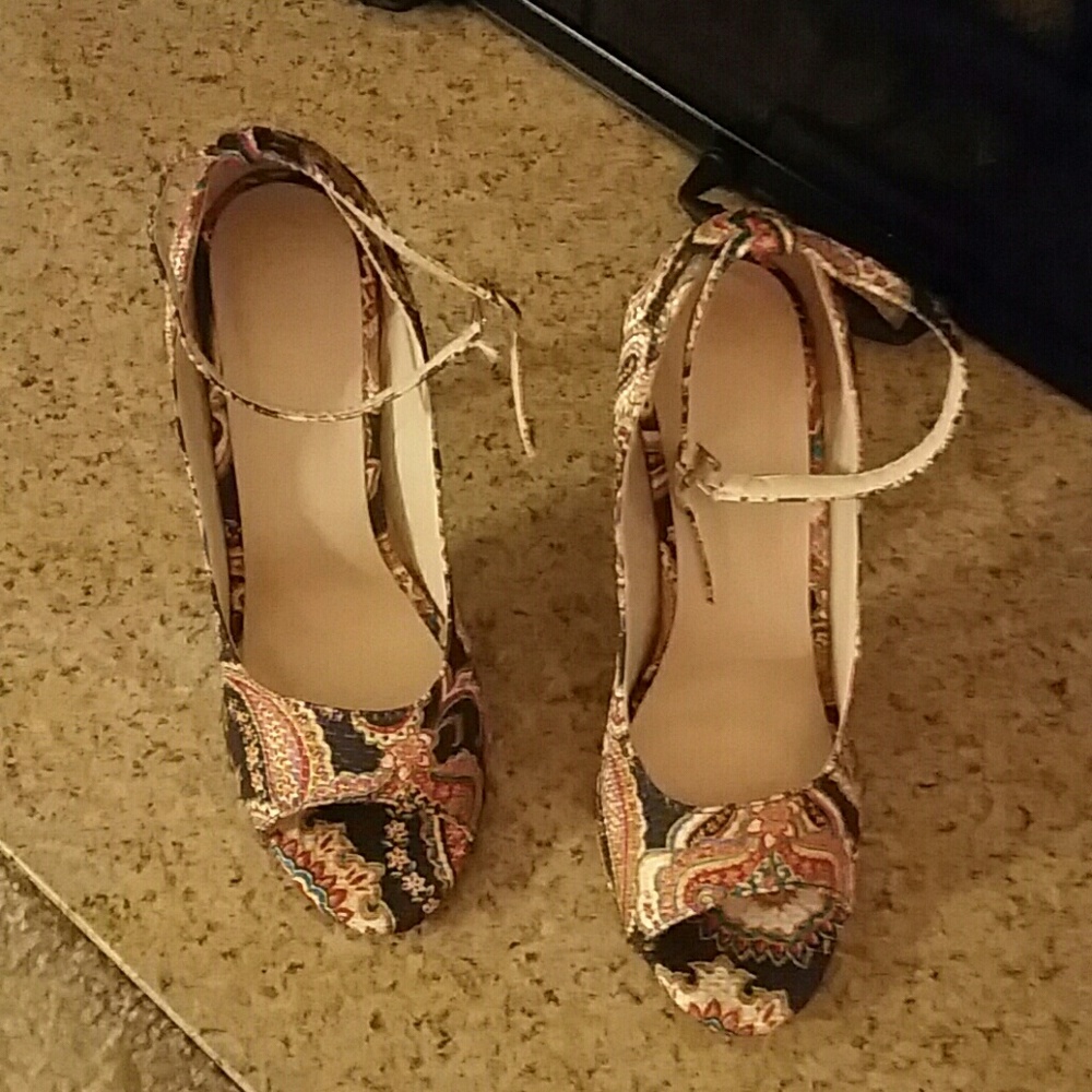 High heel shoes